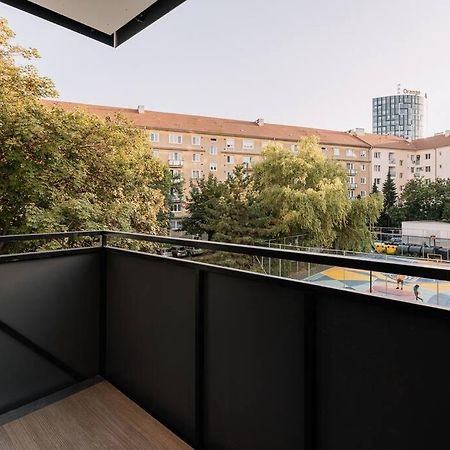 Stylish Apartment Retreat บราติสลาวา ภายนอก รูปภาพ
